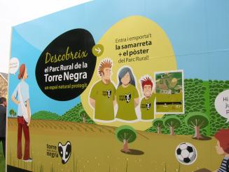 Prop de 5.000 persones passen per l'estand de la Torre Negra