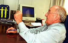 Alt: 'Dona Salut' posa de relleu que la prèvenció és la millor eina de lluita contra el càncer