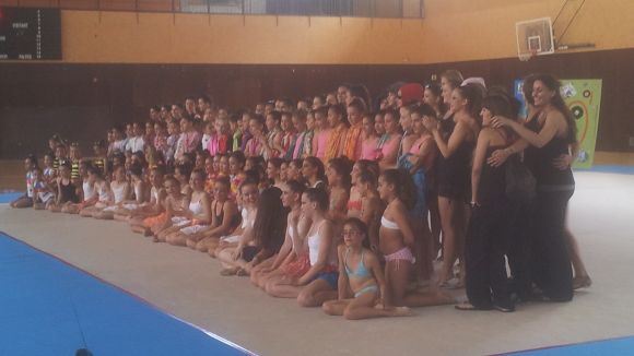 El Festival d'Estiu del Muntanyenc de rítmica s'ha inspirat en els anys 80