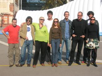 Alt: Àlex Rigola porta a Sant Cugat 'European House', una obra que convida al 'voyeurisme'