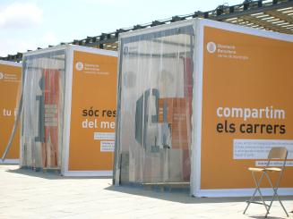 Una exposició a la plaça del Rei repassa els principals temes sobre civisme