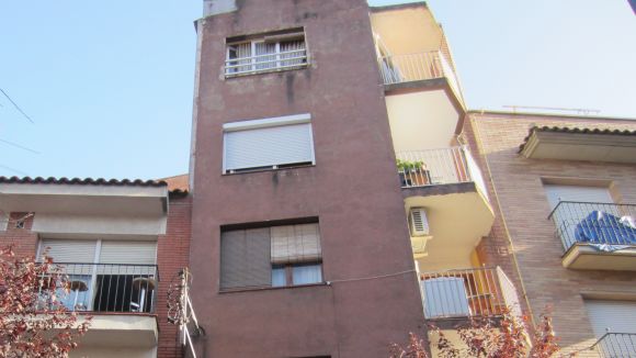 Actuació en un possible despreniment de façana a l'avinguda de Catalunya