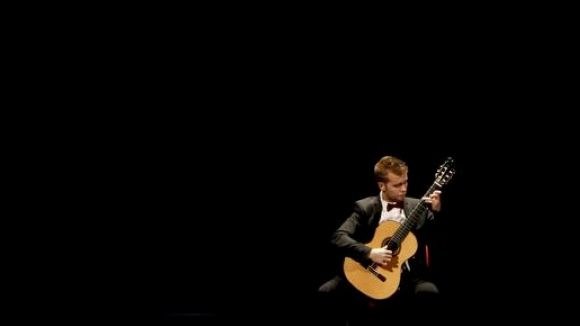 El guitarrista Ferran Talarn inaugura la 15a temporada de concerts de cambra de JJMM