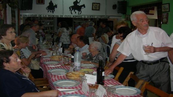 El Centro Castellano-Manchego celebra avui el dia del soci amb jocs de taula i un dinar popular