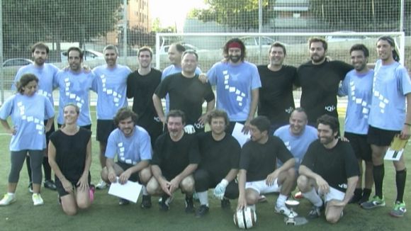 Els polítics i els periodistes es veuen les cares en el torneig 'Alguna pregunta menys'
