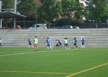 Torneig de 12 hores de futbol-7 a l'escola Thau