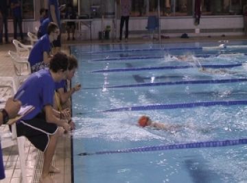 El 13è Campionat de natació escolar santcugatenc arriba aquest diumenge
