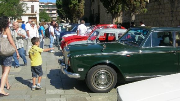 Els cotxes clàssics es reuneixen avui al Ral·li Mas Gener-Monestir