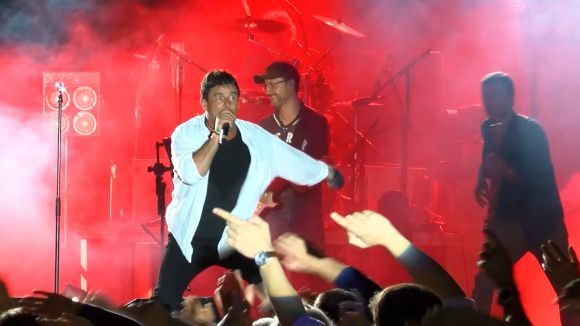 Els Nois de la Mare fa vibrar un públic entregat a la plaça d'Octavià