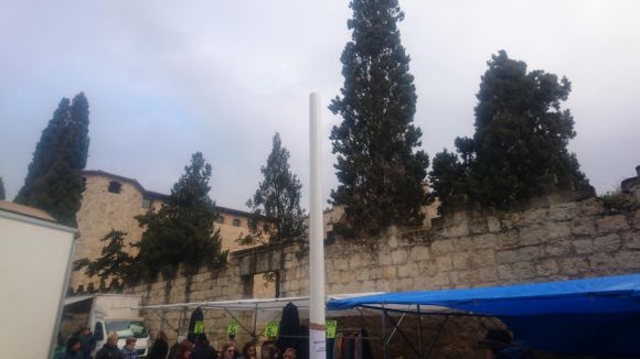 Desapareix l'estelada de la plaça d'Octavià després que hagin desmuntat l'asta on onejava