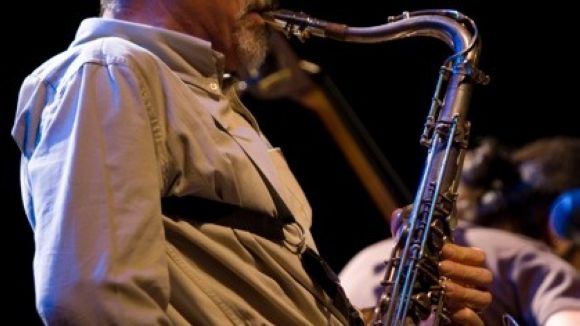 El saxofonista Riccardo Luppi apropa avui el seu jazz al vermut d'El Siglo