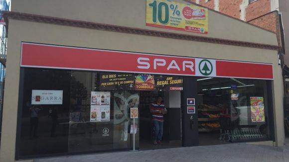 La cadena Spar obre avui el supermercat del carrer de Santa Anna amb set treballadors