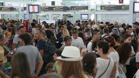 La tertúlia d'estiu torna a posar el focus del debat en la situació de caos de l'aeroport del Prat