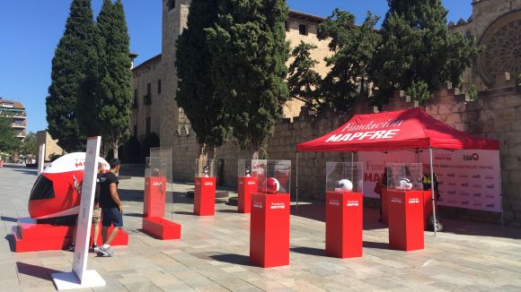 La Fundació Mapfre porta a la plaça d'Octavià una mostra per conscienciar sobre l'ús del casc