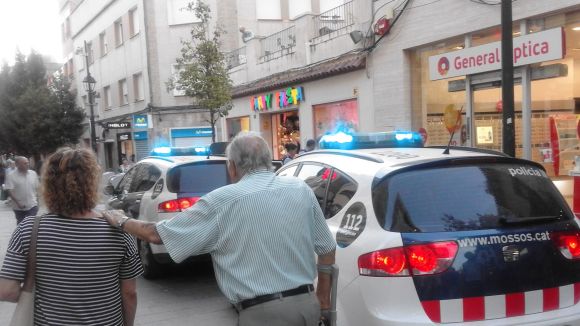 Els Mossos frustren un furt a una òptica del carrer de Santiago Rusiñol