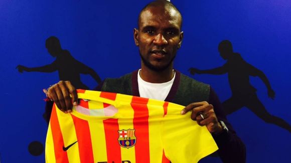 Els Premis Esport en Marxa sortegen una samarreta del Barça d'Abidal i cinc forfaits