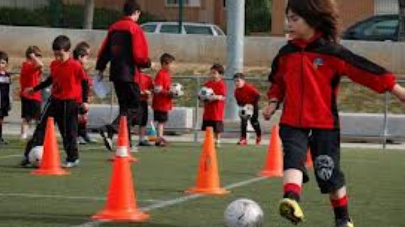El futbol santcugatenc no s'atura per vacances amb l'inici dels campus d'estiu