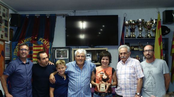 L'escriptora Empar Moliner ha signat en el llibre d'honor de la Penya Blaugrana Sant Cugat