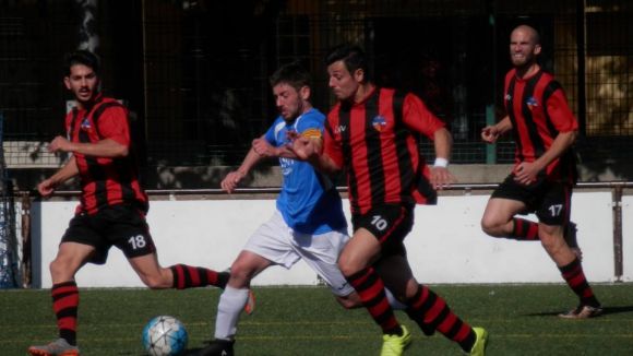 El Sant Cugat Esport esgarrapa un punt al camp del Farners amb un gol a l'últim alè del partit