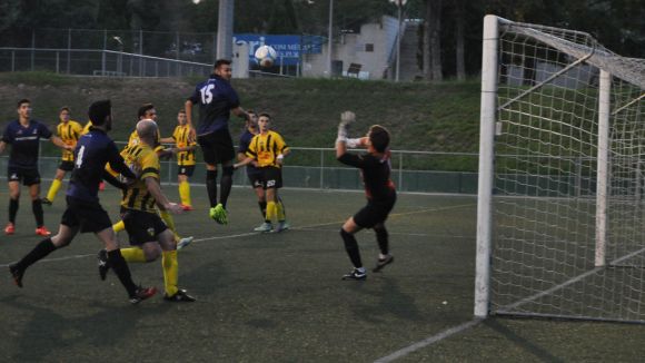 El Junior vol sobreposar-se als elements i seguir lluitant per l'ascens al camp de la Gornal