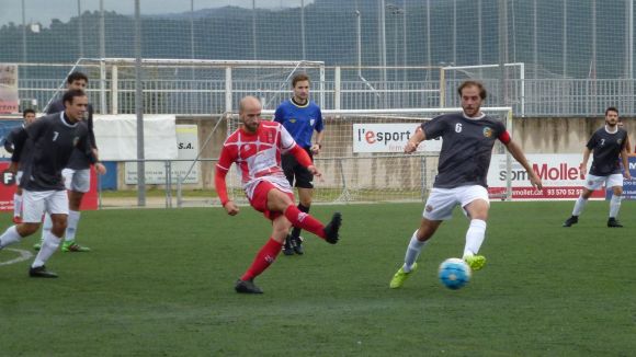 El Valldoreix veu com li remunten i torna de buit de la visita al CF Mollet UE