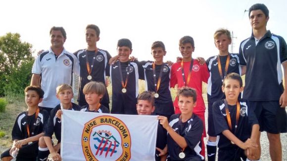 L'Escola Thau és la seu del Naise Barcelona Football Club