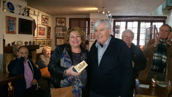 Un centenar de persones assisteixen a l'esmorzar del soci de la Penya Blaugrana