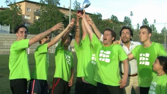 Els polítics 'regeneren' la seva plantilla per superar amb comoditat els periodistes