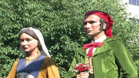 11 colles geganteres omplen els carrers de Sant Cugat en la 29a trobada