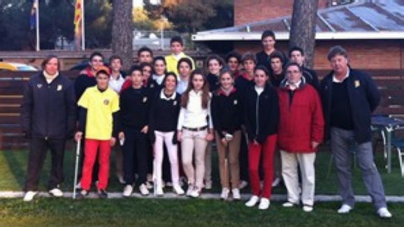 Sis jugadors dels dos clubs de golf local participen a la trobada juvenil