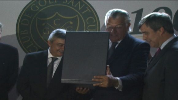 El Golf Sant Cugat rep la medalla d'or al mèrit esportiu en el sopar del centenari