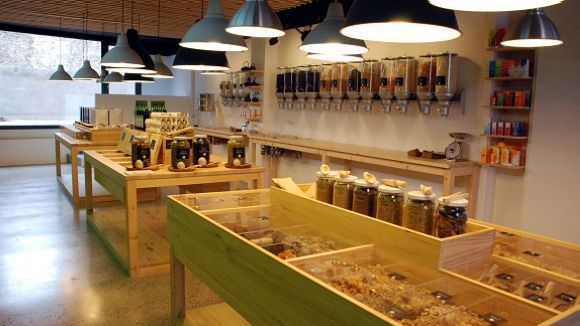 Granel aterra a Sant Cugat amb productes sense empaquetar