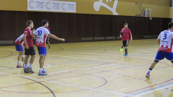 L'Handbol Sant Cugat suma un bon punt en un partit on sempre ha anat a remolc