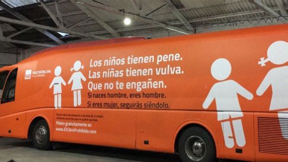 La policia municipal de Madrid immobilitza el bus d'HazteOír que preveu visitar Sant Cugat
