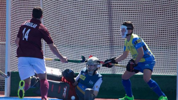 El porter santcugatenc Albert Carnicer, primer reforç del Junior d'hoquei herba