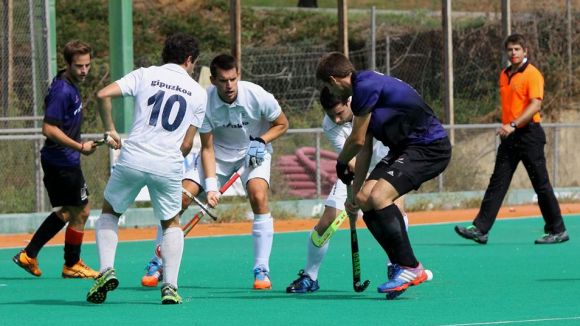 El masculí del Junior es veu superat davant el Polo i suma la primera derrota