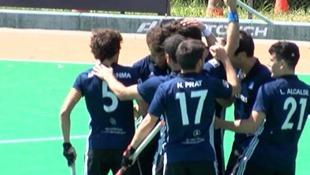 El masculí del Junior colpeja primer davant el Club de Campo i s'apropa a semifinals