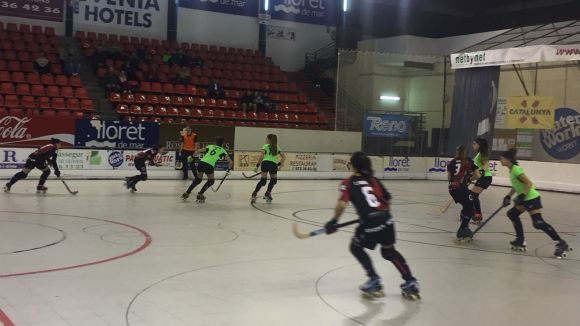 El femení del Patí Hoquei guanya el Vilassar de Mar i té cada vegada més aprop la següent fase