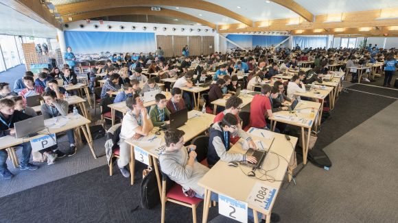 L'HP CodeWars reuneix a Sant Cugat més de 300 estudiants per competir en programació