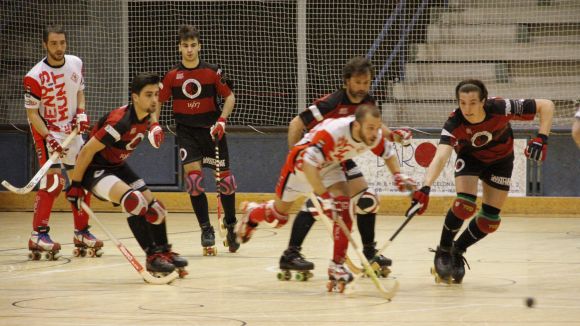 Pau Gilabert es disfressa de superheroi i amb set gols dóna el triomf al PHC Sant Cugat