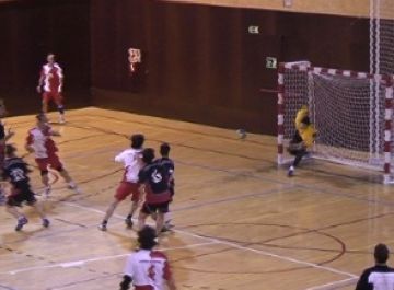 Alt: L'Handbol Sant Cugat juga a domicili per segona jornada consecutiva