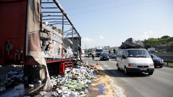 Normalitzada la circulació l'AP7 després de l'incendi d'un camió a l'alçada de Sant Cugat