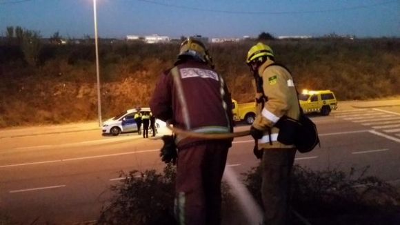 Un incendi crema 2.000 metres quadrats de matolls a Can Mates