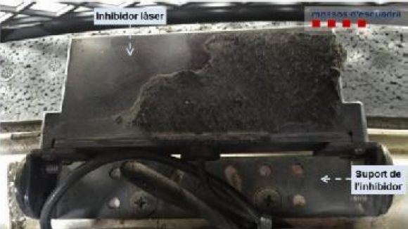 Enxampat i multat amb 6.200 euros un conductor per portar un detector de radars