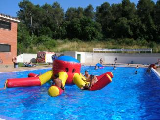 Els santcugatencs poden gaudir de l'estiu i passar la calor a les piscines municipals