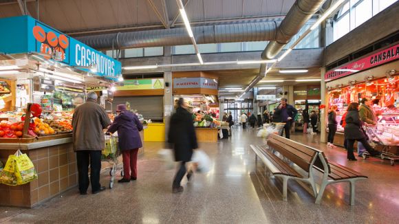 Els paradistes del Mercat Torreblanca autogestionaran a partir d'ara l'espai
