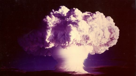 El llibre 'Riesgos y amenazas del arsenal nuclear' es presenta al Terra Dolça