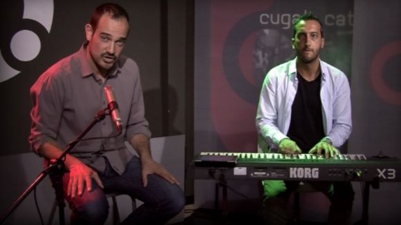 Jamie Cover en acústic al 'Desendolla't de Cugat tv