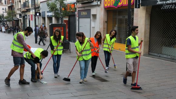 Les JERC reclamen un 12 d'octubre laborable escombrant la ciutat