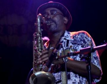 Alt: Jimmy Jenks Septet actua a la secció de jazz del San Miguel Mas i Mas Festival